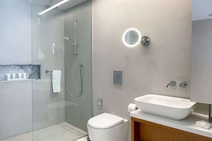 Room 8 of 92