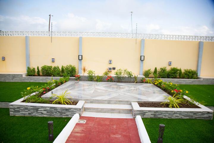 Hotel Exterior 56 of 67