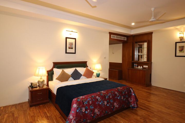 Room 27 of 181