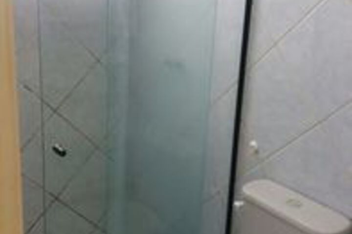 Room 4 of 32