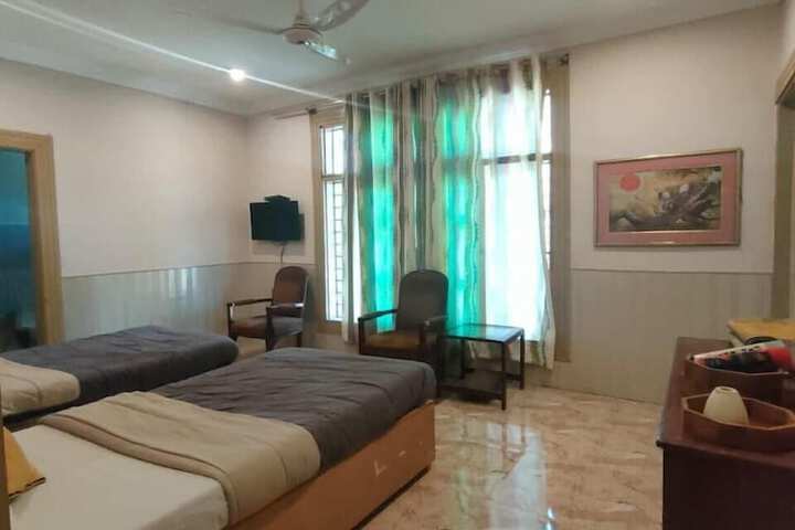 Room 7 of 31