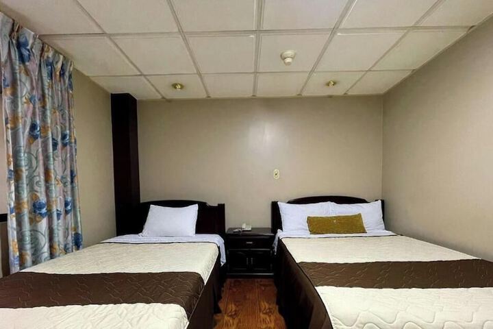 Room 17 of 54
