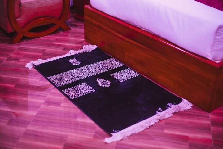 Room 33 of 79