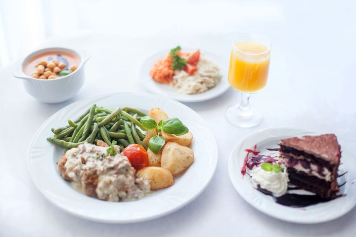 Dining 99 of 108
