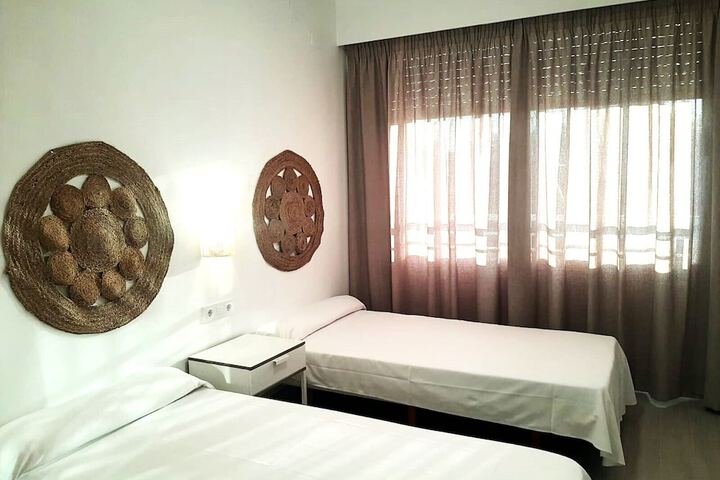 Room 16 of 48