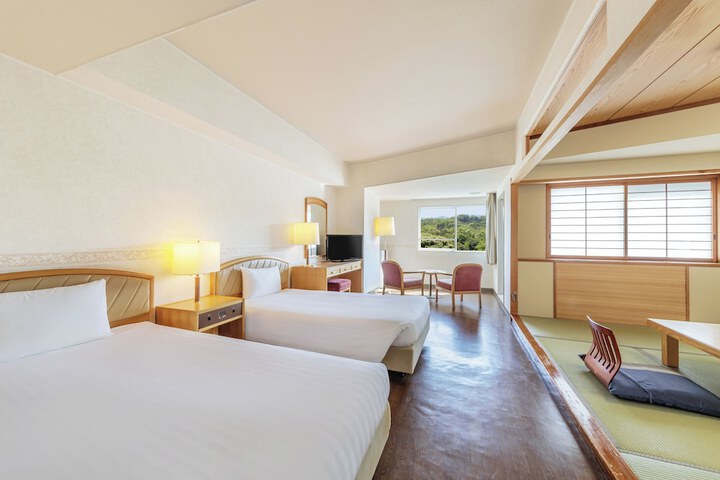 Room 10 of 90