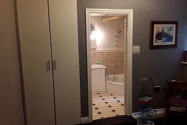Room 31 of 41