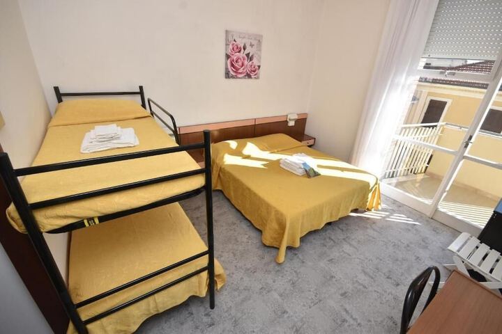 Room 3 of 27