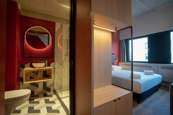 Room 19 of 43
