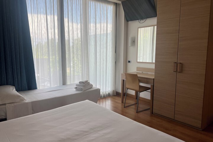 Room 26 of 101