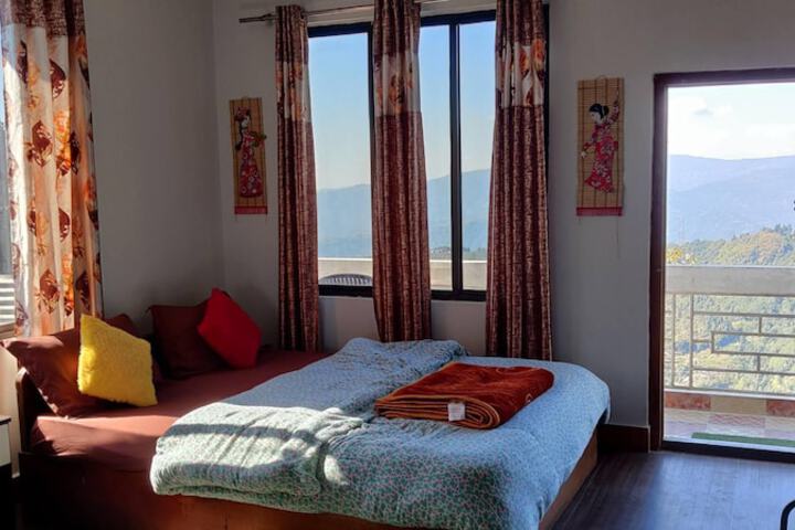 Room 2 of 7
