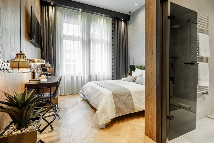 Room 27 of 50