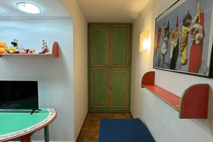 Room 12 of 29