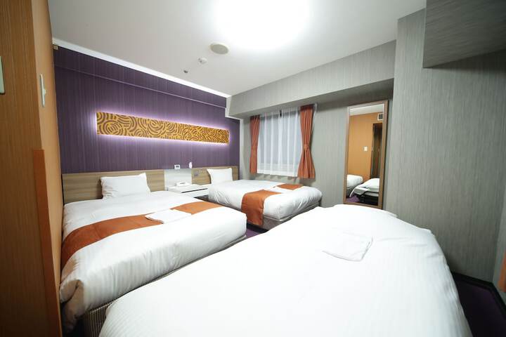Room 12 of 93