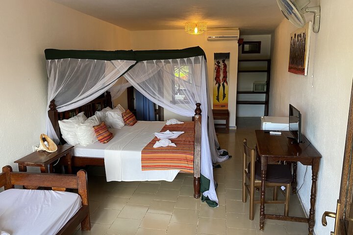Room 9 of 27