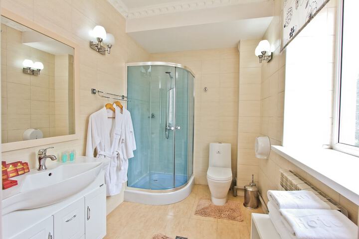 Clean Restrooms