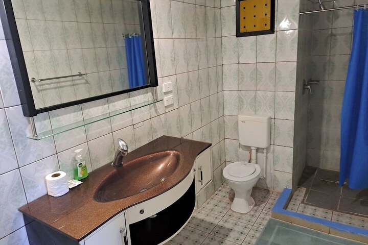 Room 9 of 24