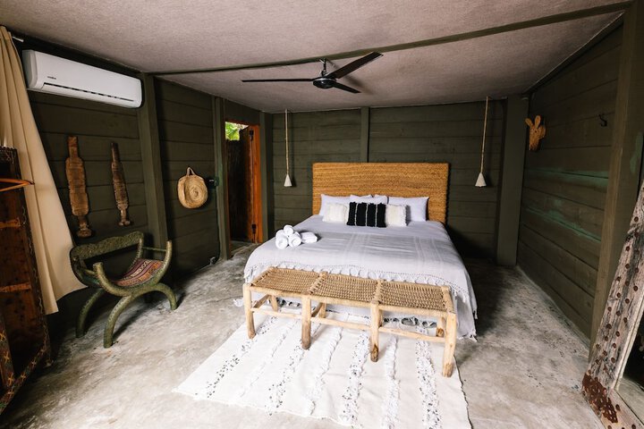 Room 8 of 53