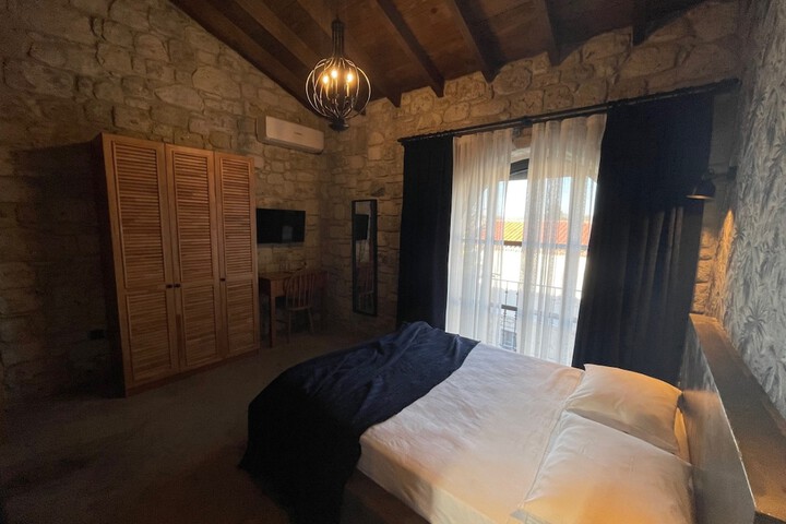 Room 43 of 75