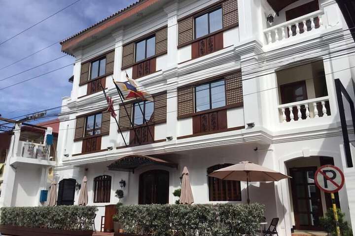 Exterior of West Loch Park Hotel Vigan