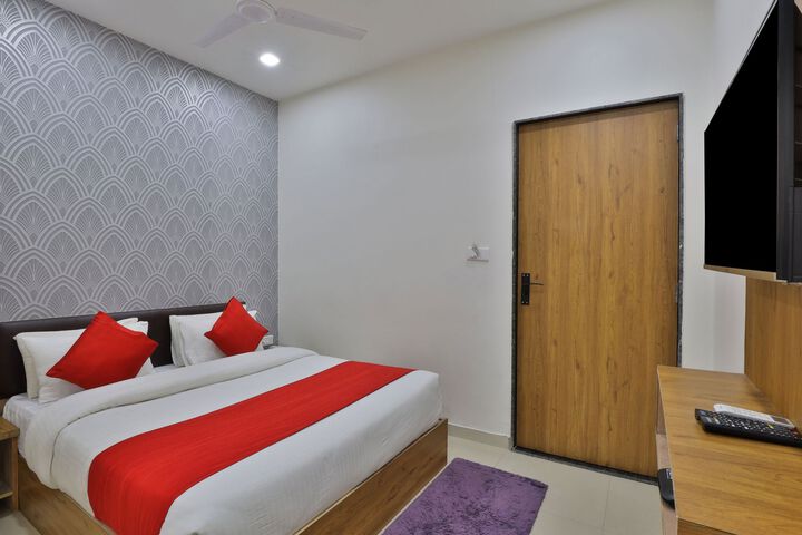 Room 32 of 47