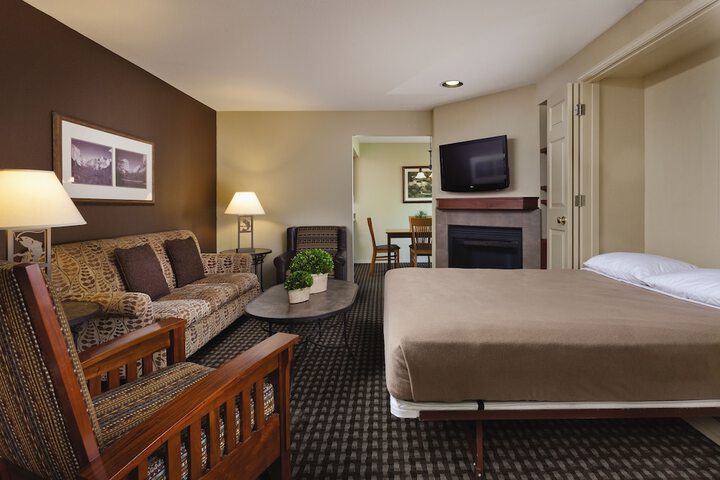 Room 7 of 16
