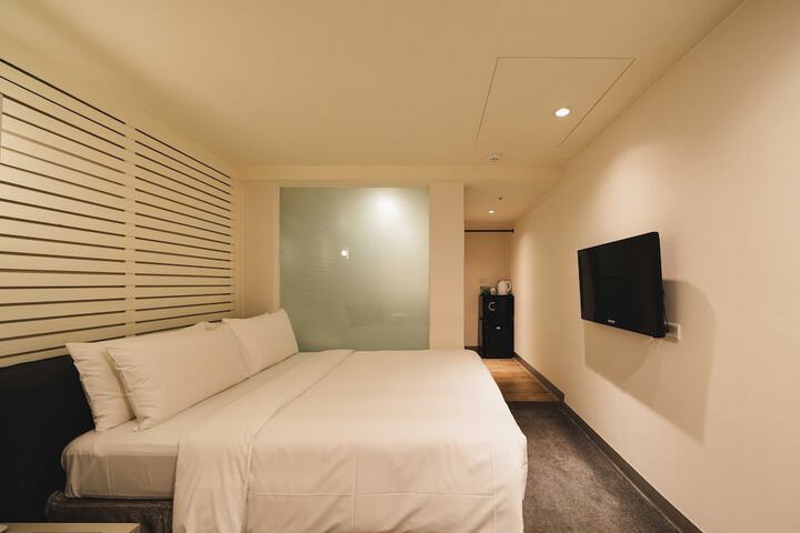 Room 21 of 40