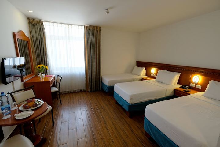 Room 36 of 74
