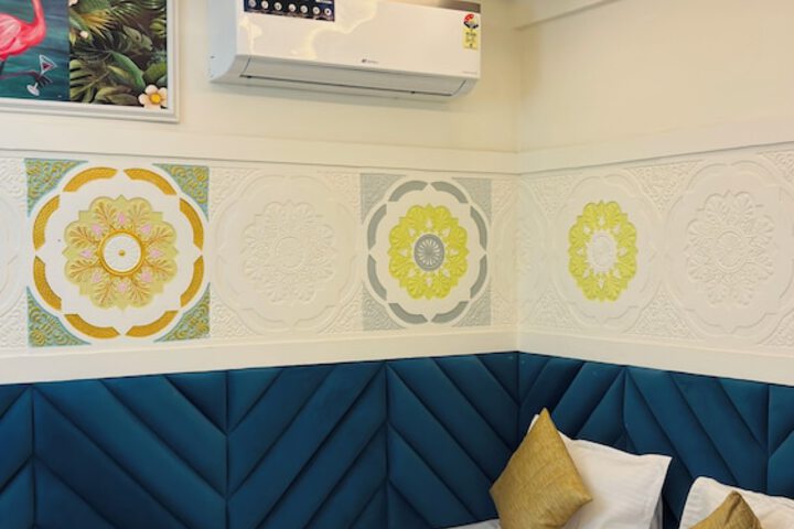 Room 8 of 30