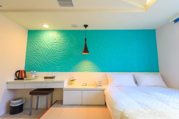 Room 17 of 60