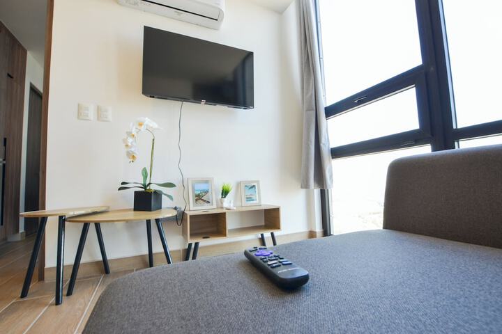 Room 4 of 102