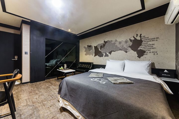 Room 47 of 57