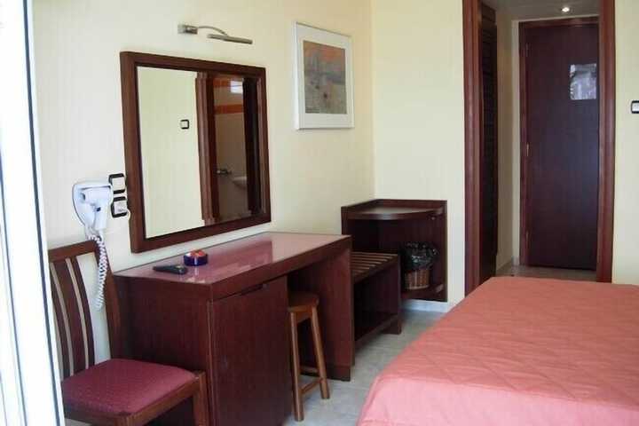 Room 19 of 52