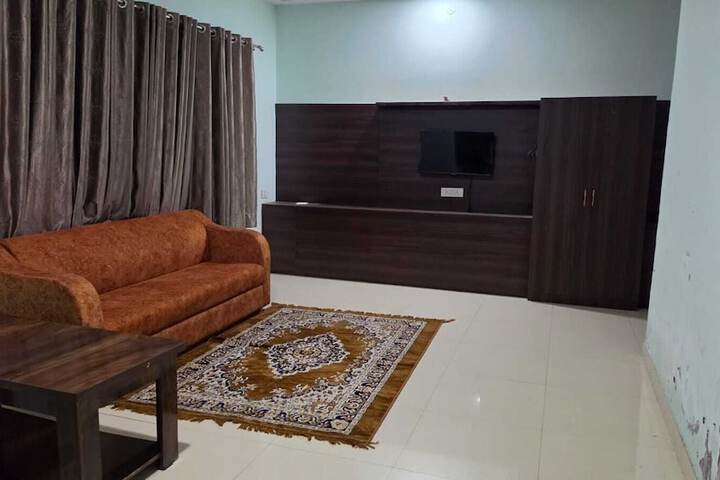 Room 8 of 8