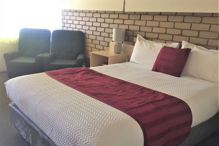 Room 3 of 32