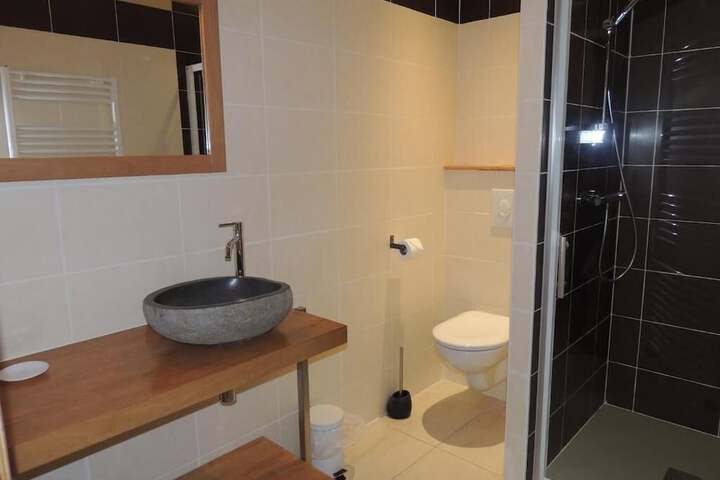 Room 16 of 22