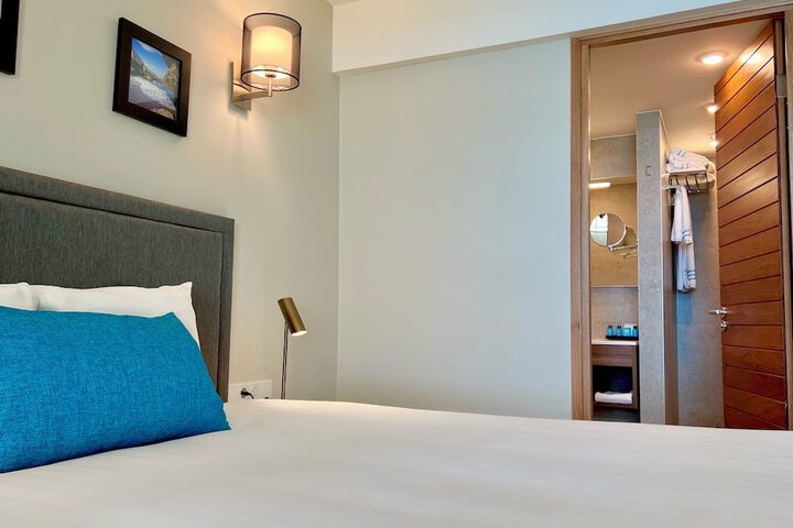 Room 33 of 278