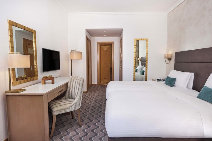 Room 43 of 266
