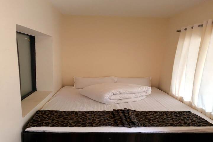 Room 22 of 37
