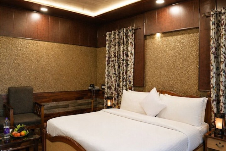 Room 14 of 80