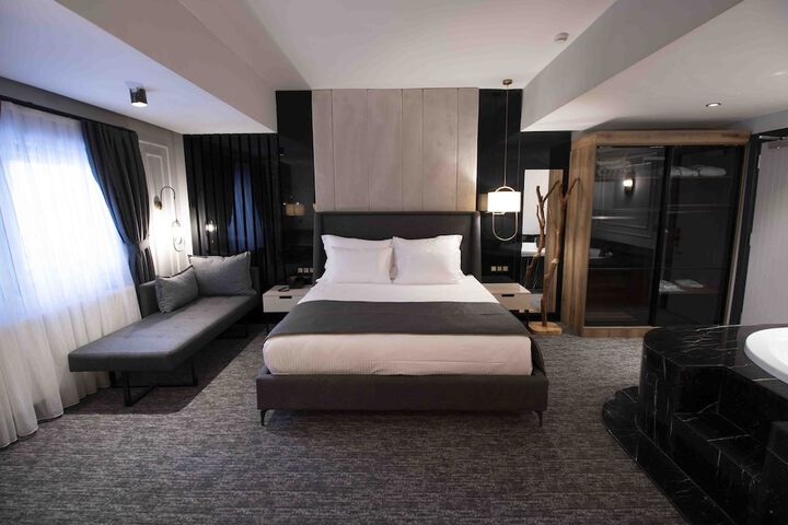 Room 15 of 129
