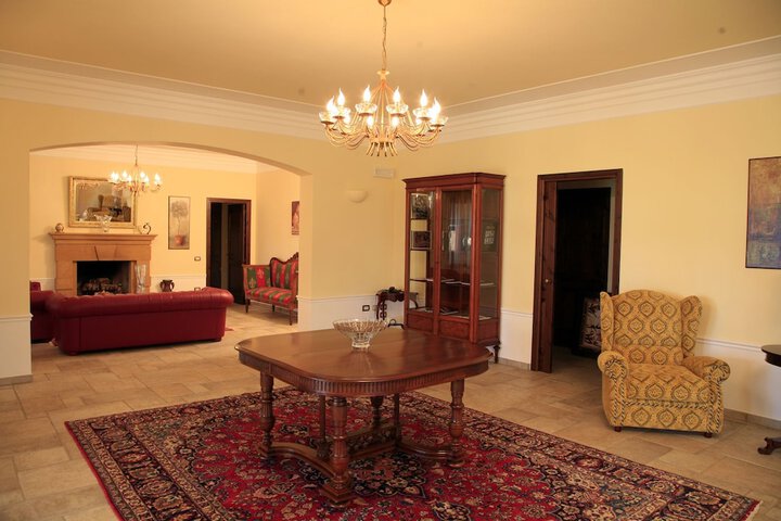 Room 9 of 26