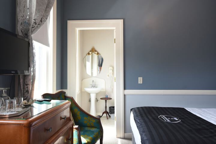 Room 40 of 70
