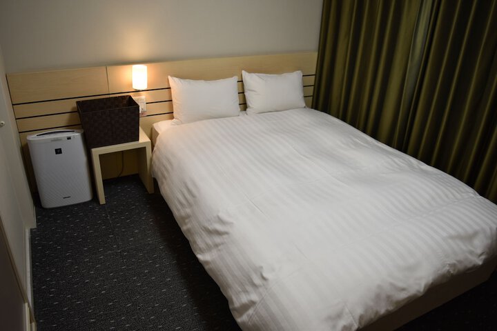 Room 3 of 43
