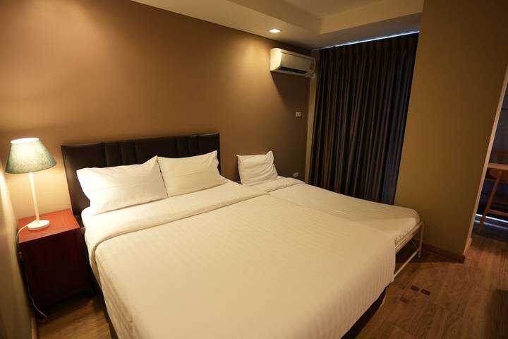 Room 21 of 94