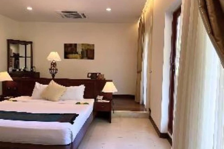 Room 19 of 153