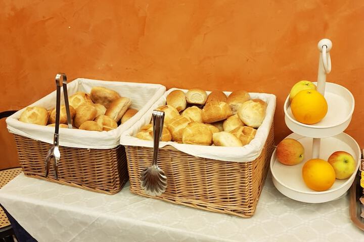 Breakfast/Coffee Service 82 of 111