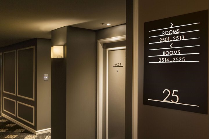 Ballroom/Hall 117 of 138