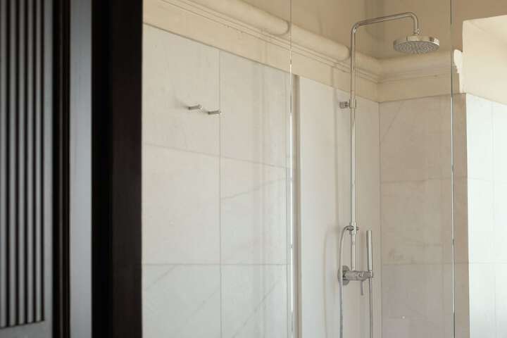 Room 52 of 105