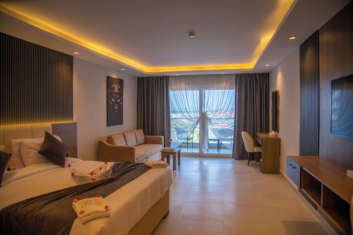 Room 3 of 63